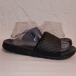 Nike Slides / US 8 / Black Slides